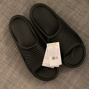Men’s NWT Sz 11 CROCS Black Mellow Tide Recovery Slides